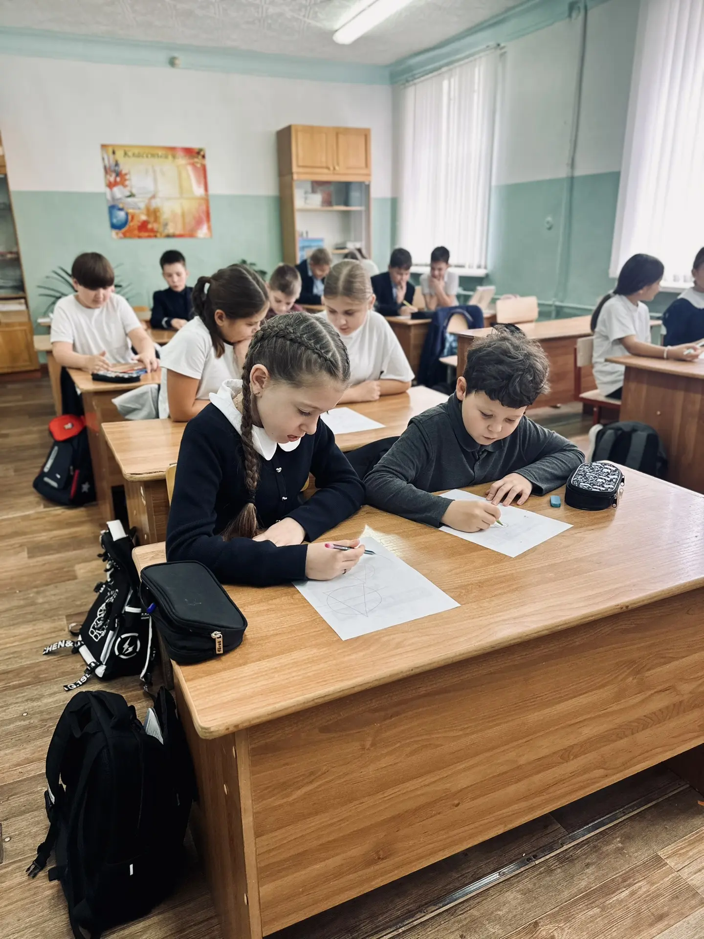 Сегодня 4 «Б» класс стал частью большой команды — в школе прошло вводное занятие всерос...