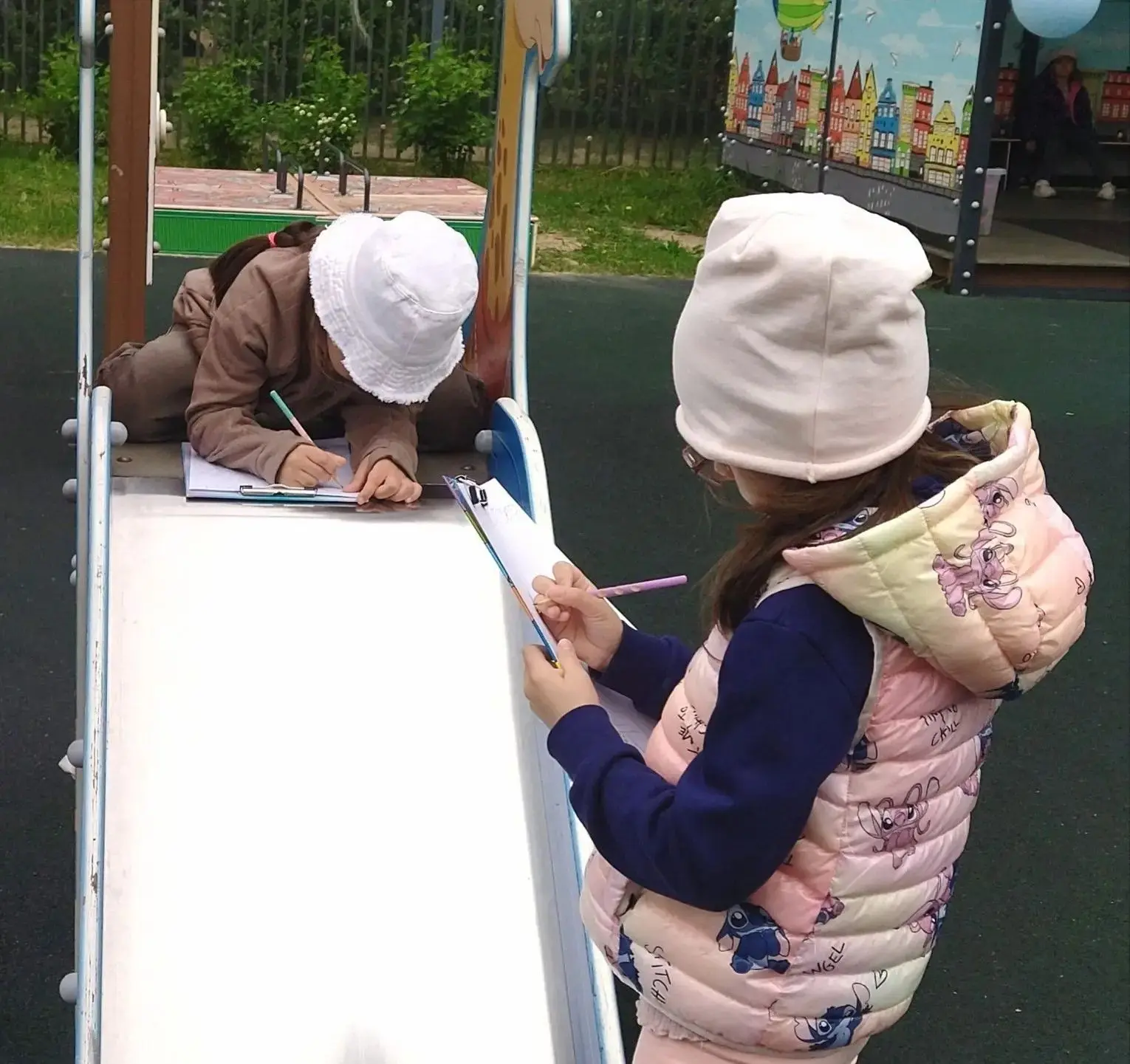 #ДошкольноеОтделение629 | Дошкольное отделение №6

🎨 Летний пленэр в детском саду: учимся видеть кр
