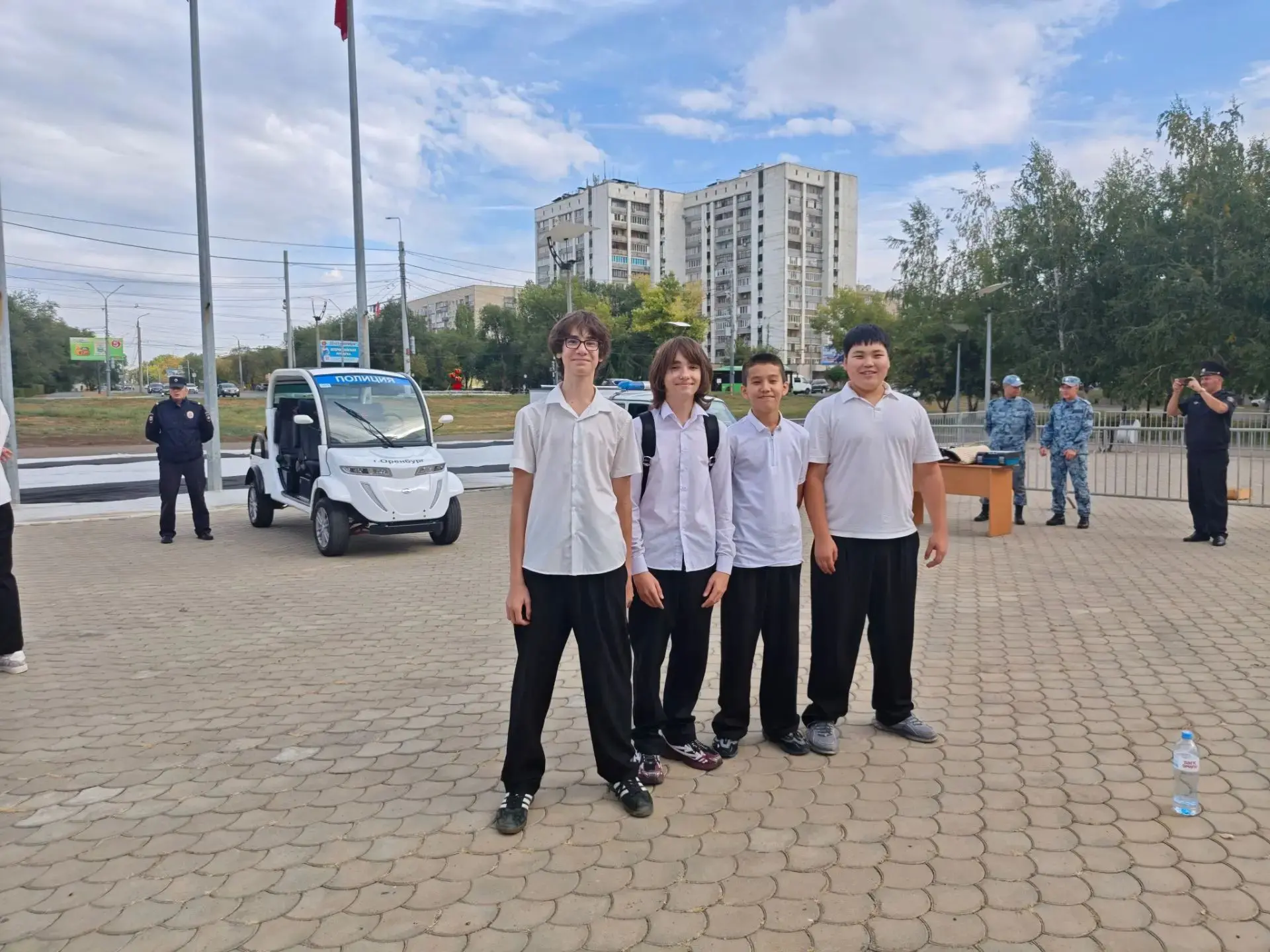 🔔Пока мы сидели на уроках, 🫟наш 8«Б» во главе с классным руководителем Юлией Павловно...