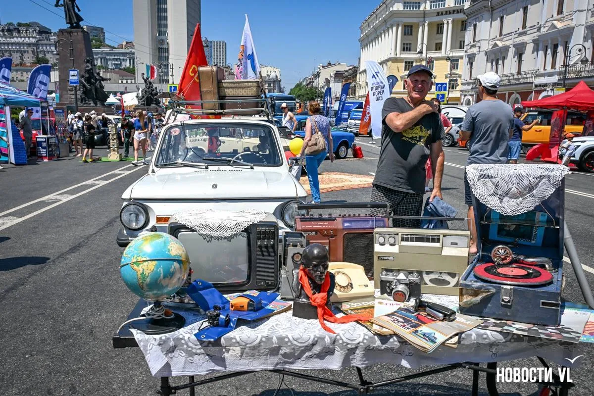 На Светланской во Владивостоке уже завтра перекроют дорогу для выставки автомобилей