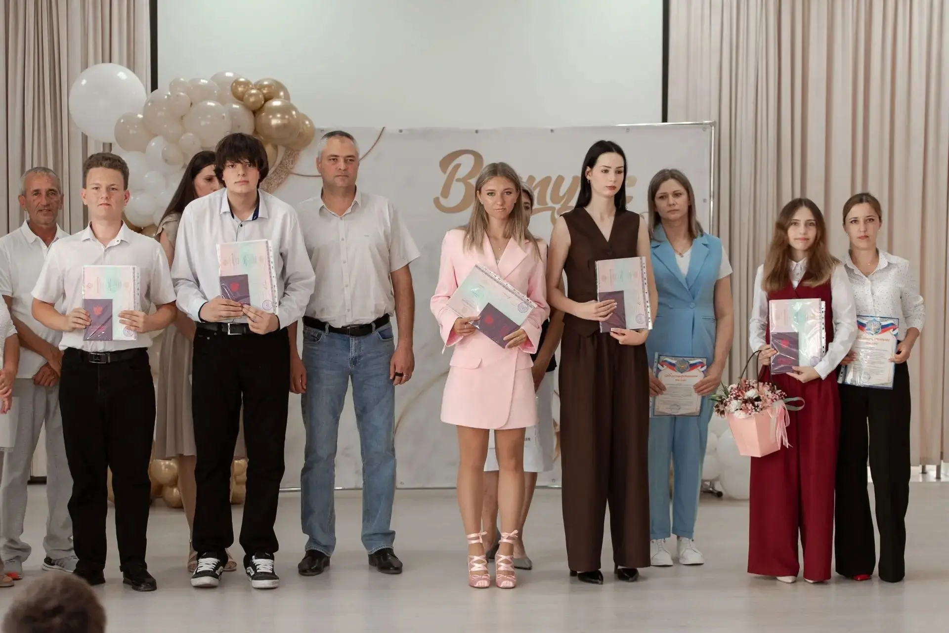 #вручениеаттестатов9классы
02.07.2026
Поздравляем ребят и их родителей с  окончанием 9 класса и жела
