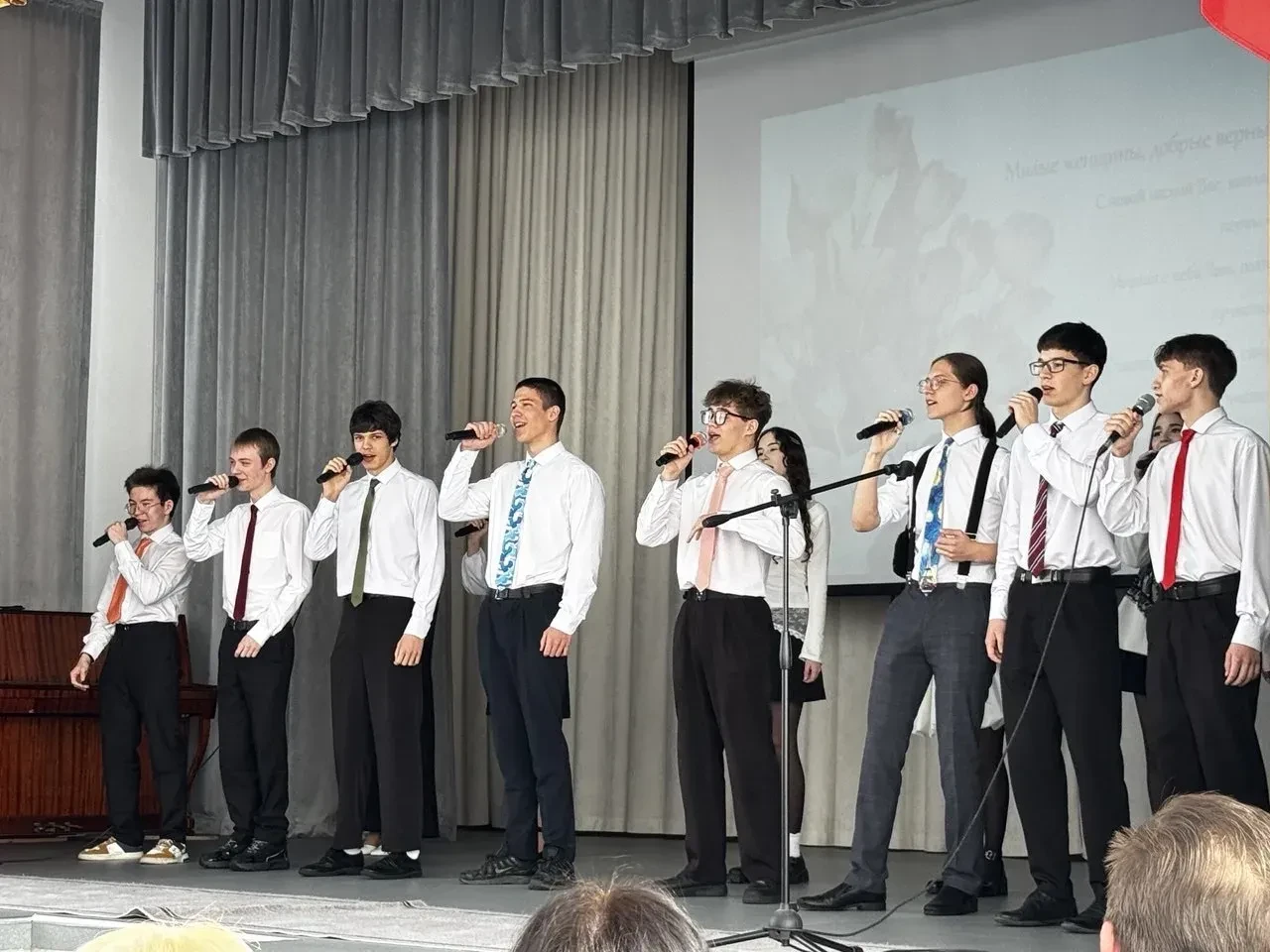 💐Сердечные поздравления с 8 Марта!  Сегодня в нашей школе царила по-настоящему весенняя, тёплая и пр