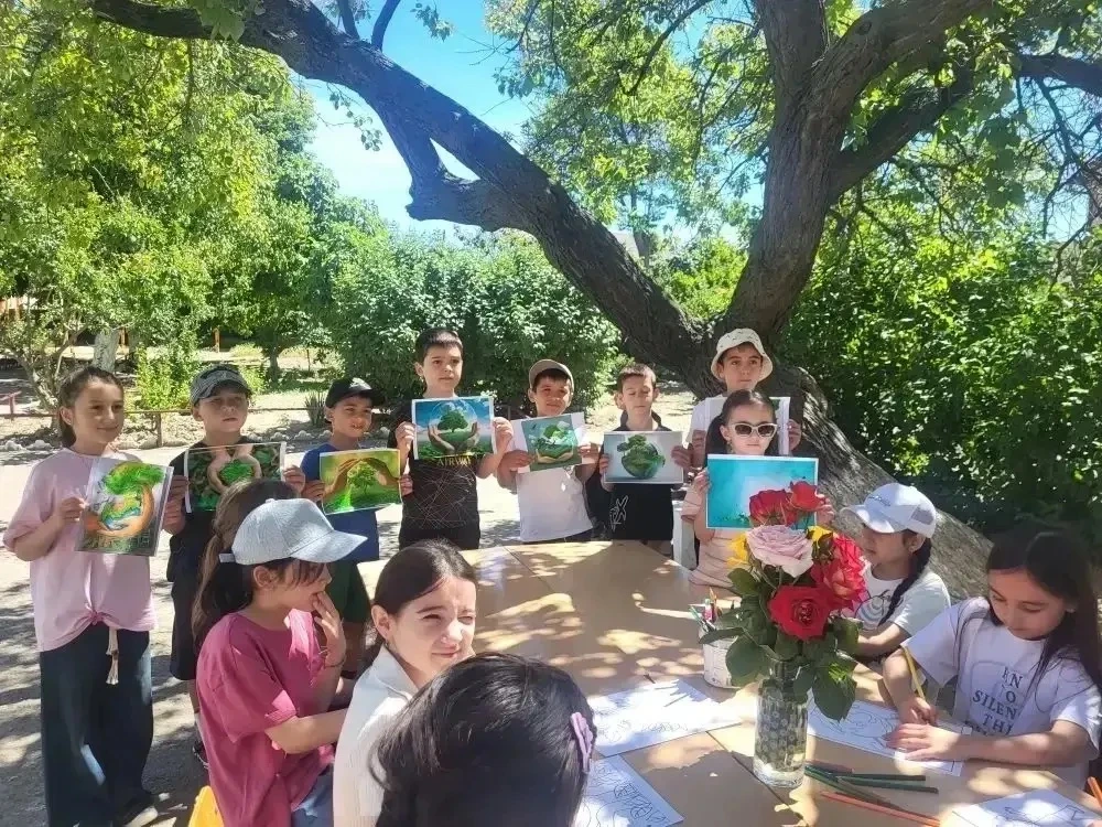 🌎🌈Четвёртый день в «Радуге»: зарядка, экология и яркий концерт!

🔆Четвёртый день пришкольного лаг