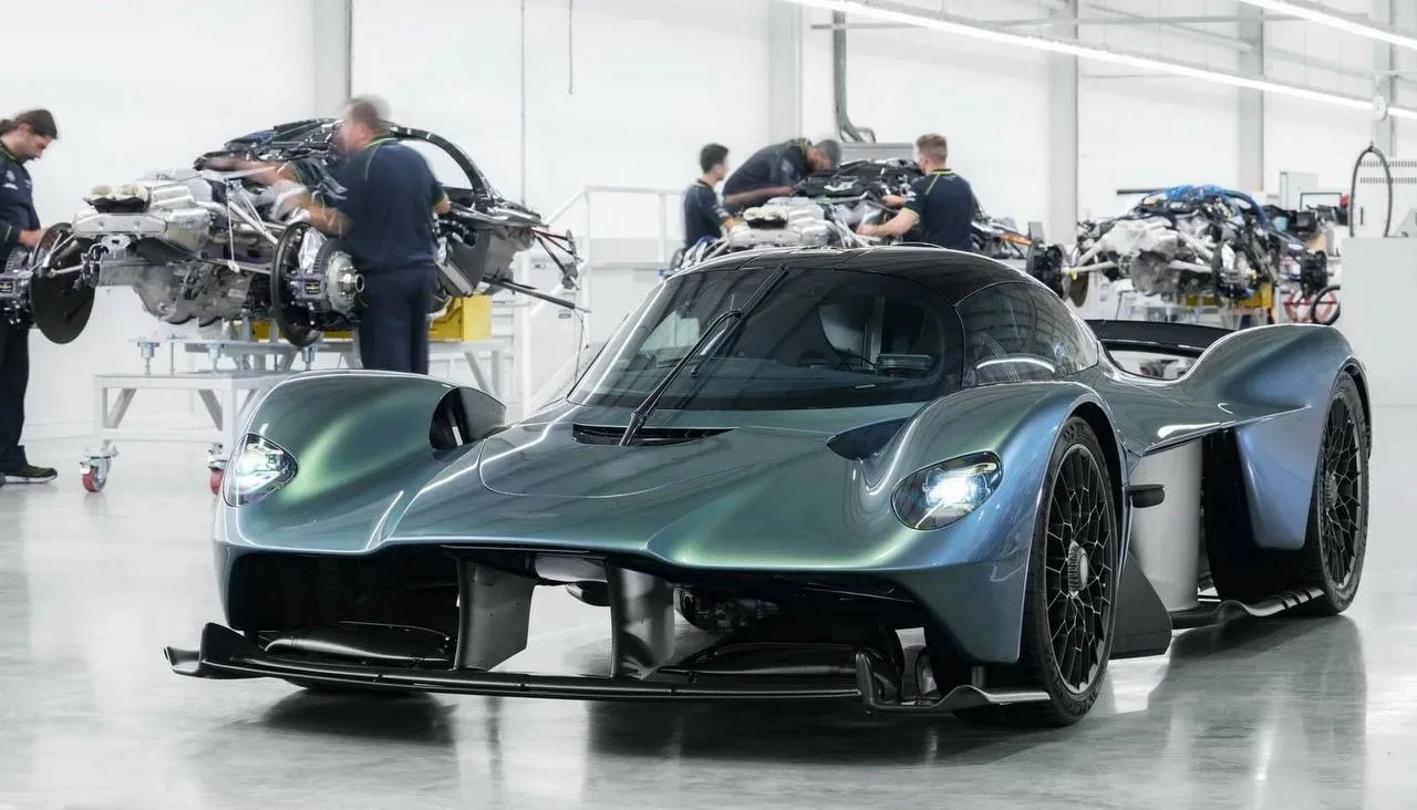 Aston Martin объявил отзыв суперкаров Valkyrie из-за потенциальной угрозы слишком сильн...