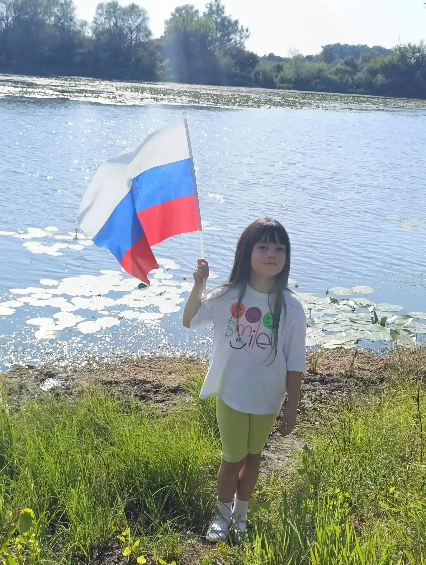Российский триколор — это символ нашей гордости, единства и верности Отечеству! 🇷🇺