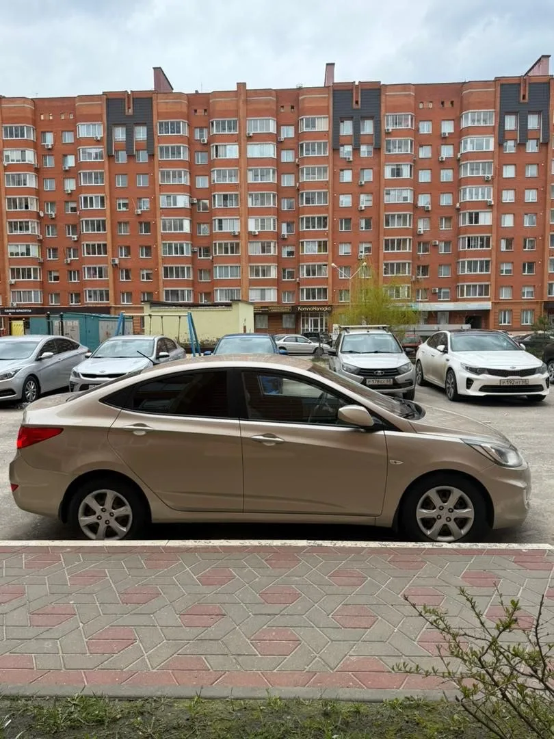 Hyandai solaris  в очень хорошем состоянии