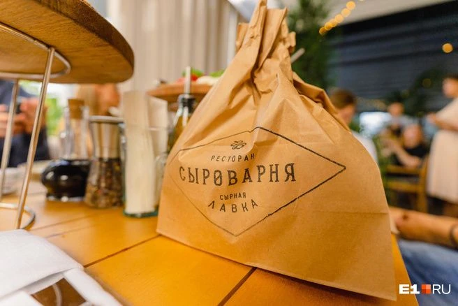 🍴 «Как в вагоне плацкарт»: отзывы на новый ресторан Новикова «Сыроварня» в центре Омска

20 июля в 