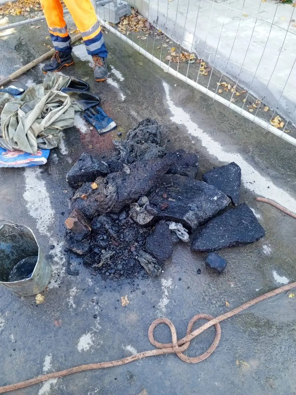 В калининградской канализации нашли куски асфальта
