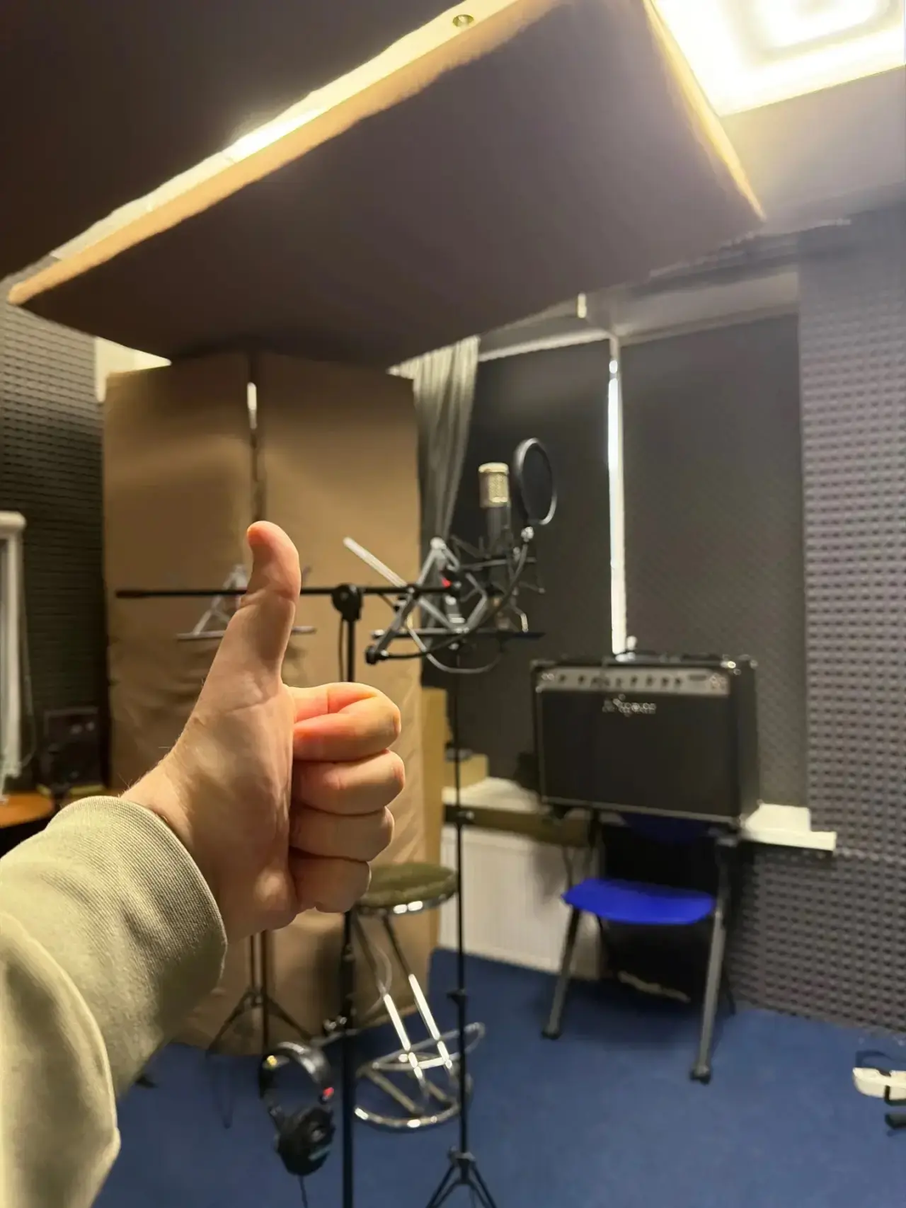 🫰🏻🎙️ Ноты, микрофоны и немного магии. Что происходит в студии звукозаписи Красногвар...