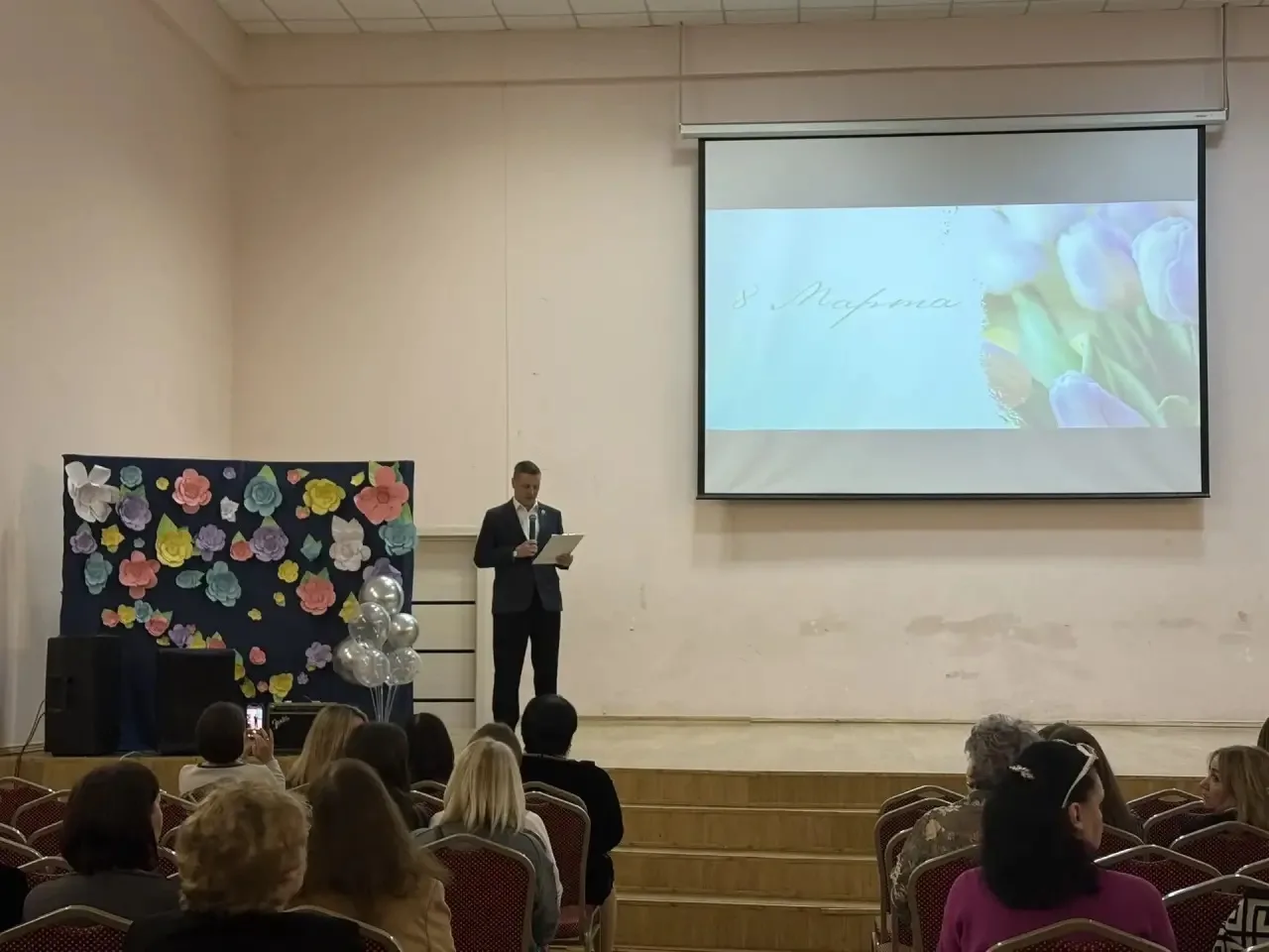 ✨Ярко и душевно✨   Именно так в нашей школе прошел праздничный концерт в честь 8 Марта 🌷  Ученики по