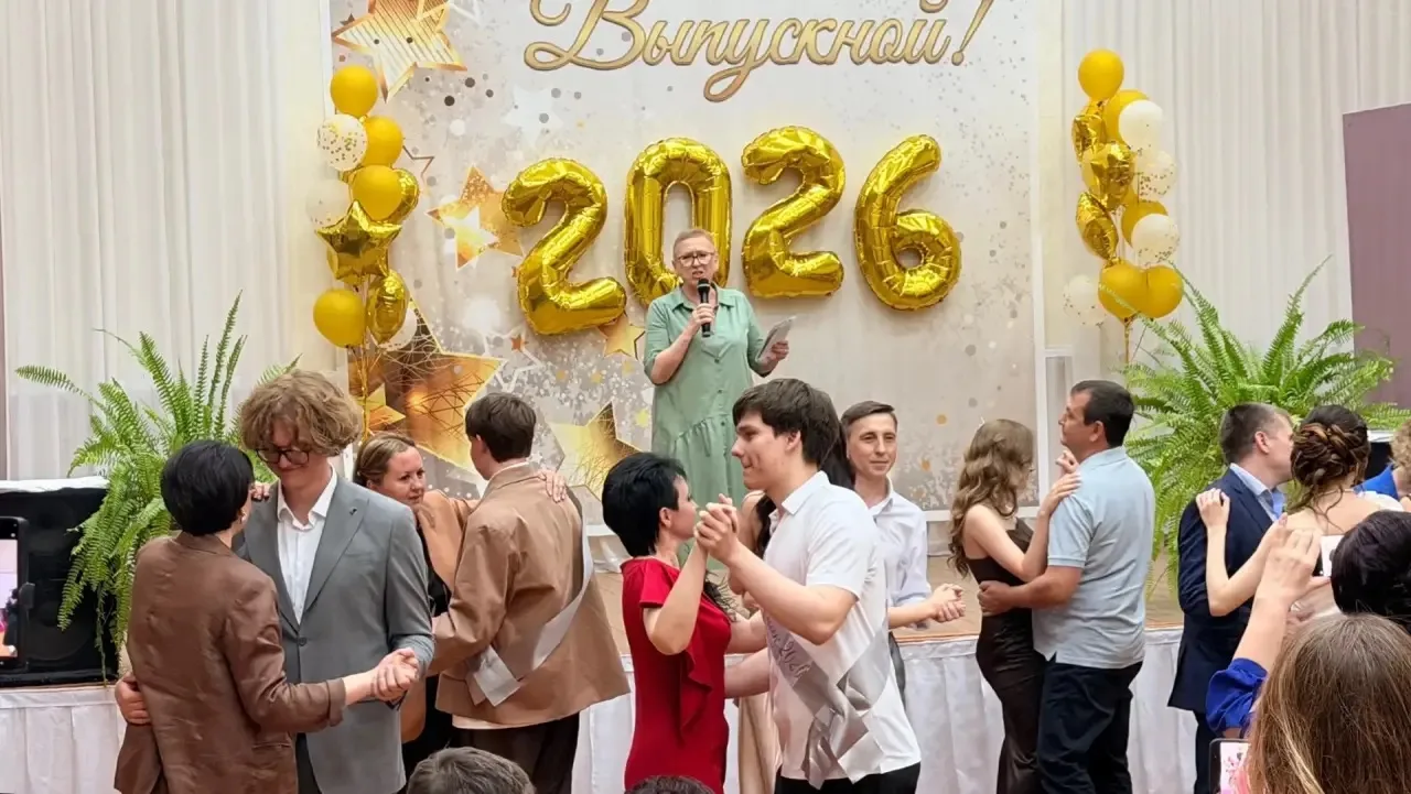 Прощание с детством 🎓🌟

27 июня, состоялся долгожданный выпускной вечер для учеников 11 класса наш
