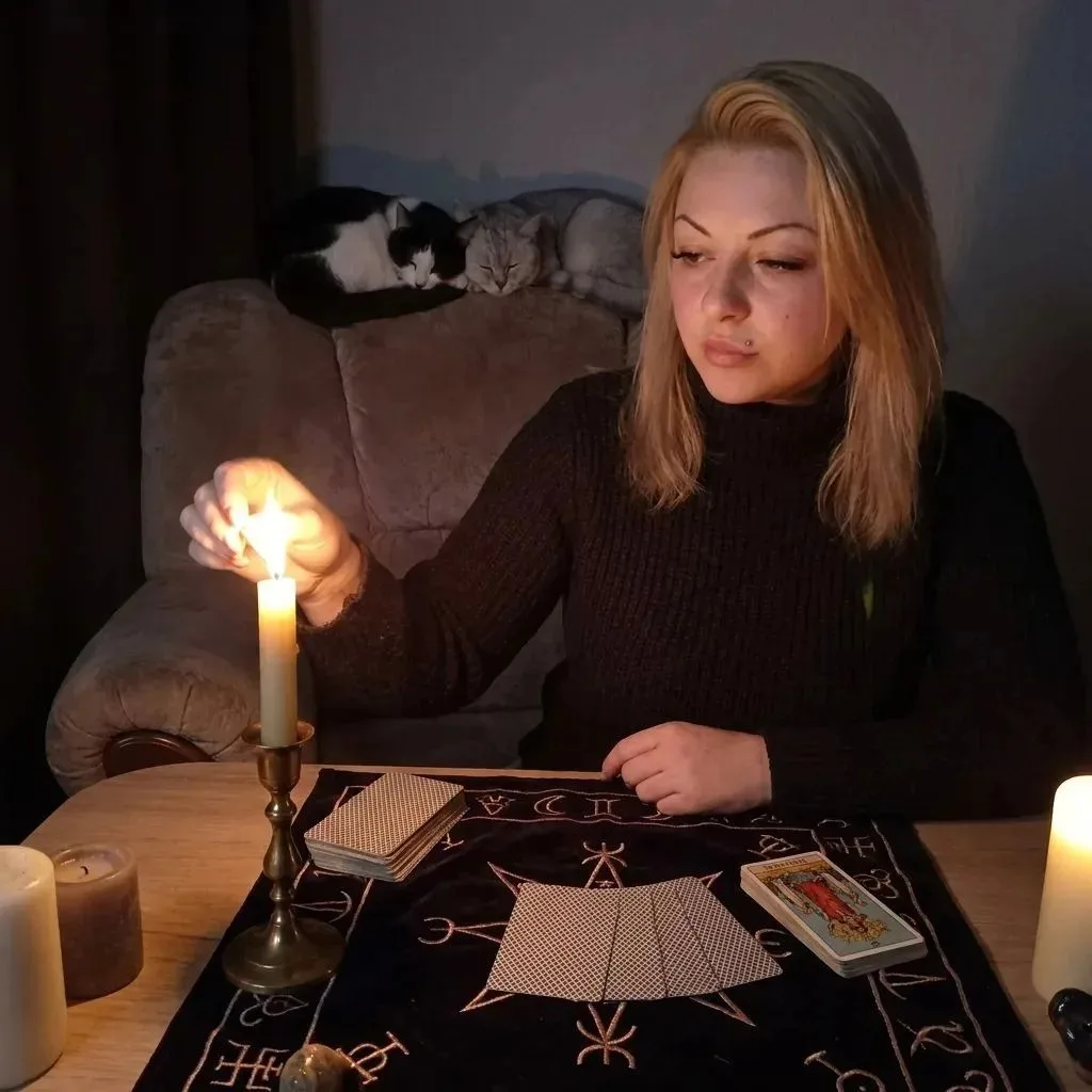 Здравствуйте меня зовут Eкатерина, я не занимаюсь магией я ей живу.