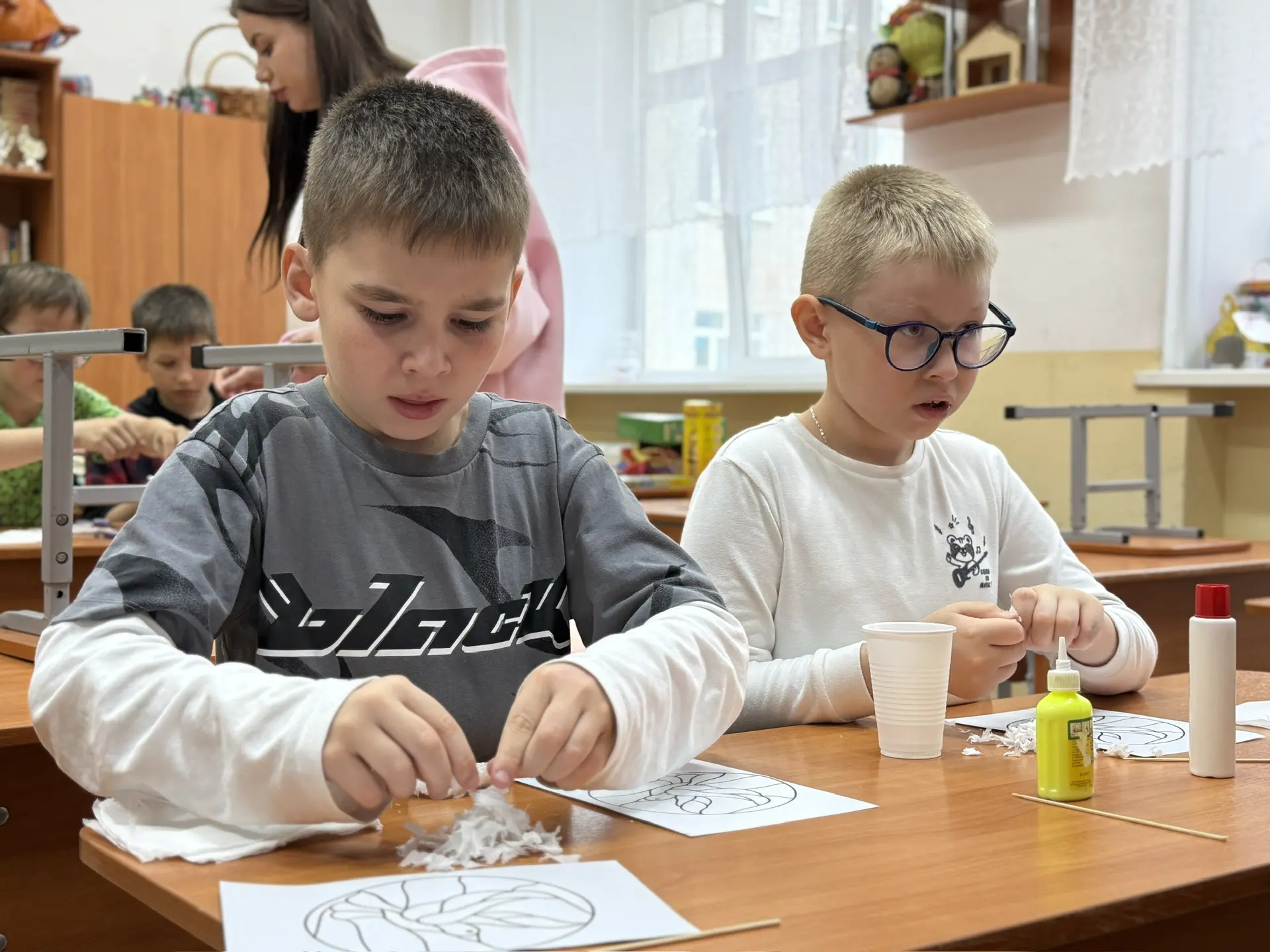 Сегодня в 4 отряде прошел увлекательный мастер-класс по изготовлению панно. Главная гер...