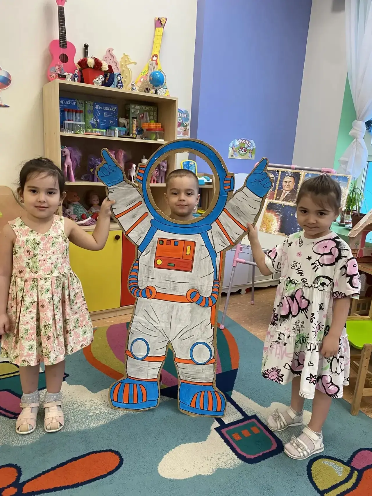 В дошкольном отделении "Мечта" прошел захватывающий "День космонавтики"! Малыши отправились в увлека