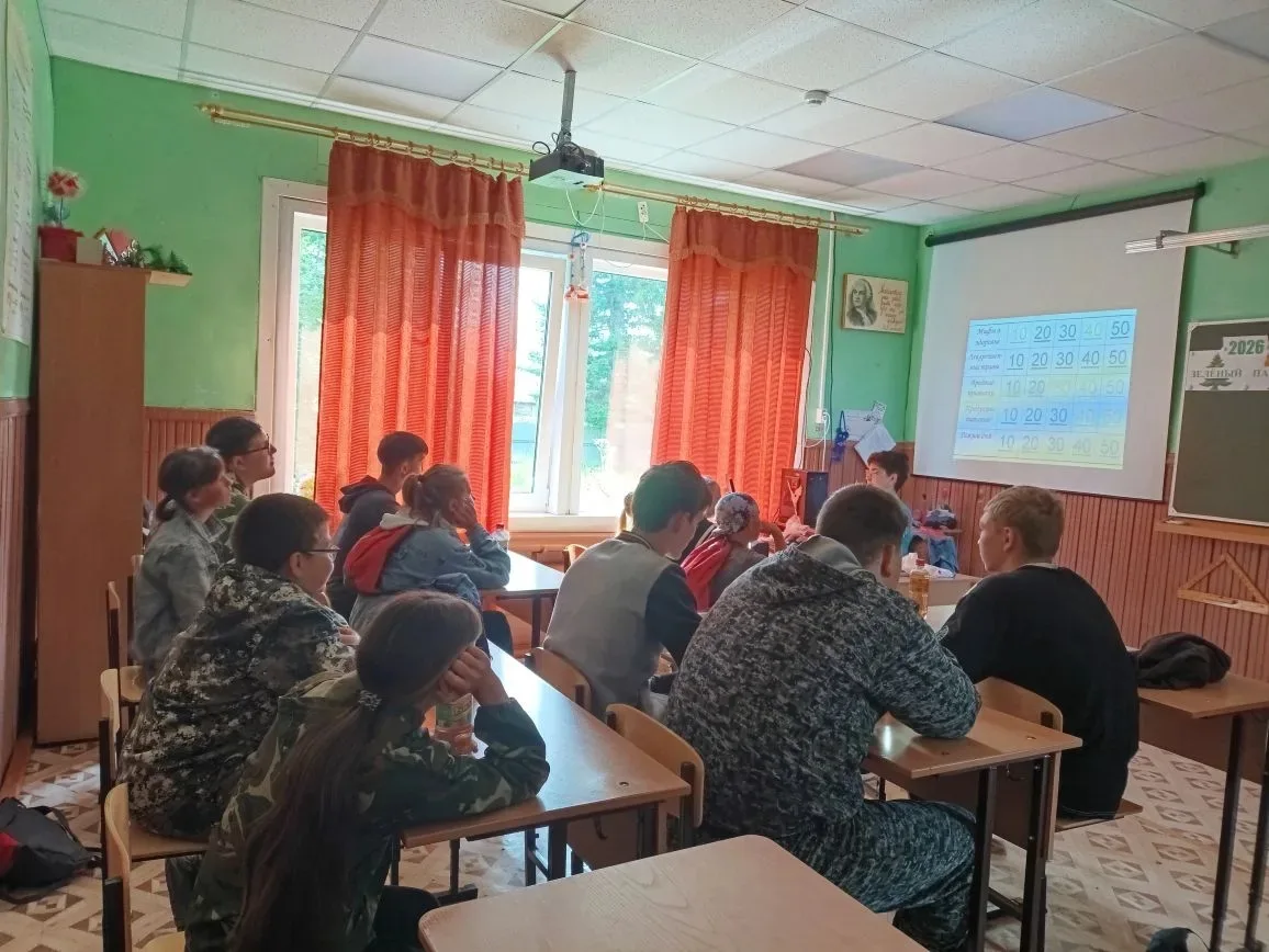 День "Мы за ЗОЖ!"в лесничестве  начался с проверки знаний. 
В своей игре "В здоровом теле - здоровый