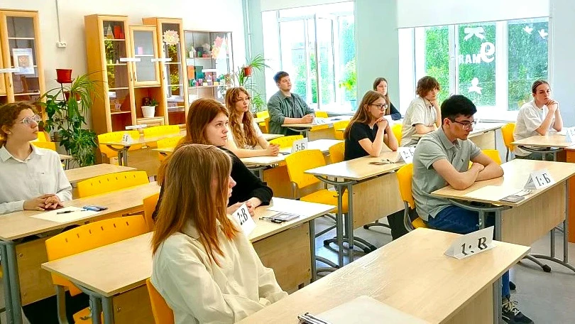 💥Выпускники Демянского округа не сдаются — они уверенно идут к цели и продолжают сдавать экзамены!
