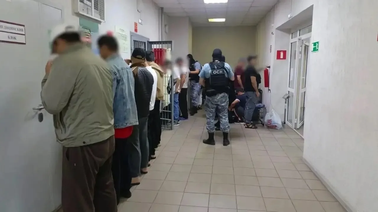 Из Челябинской области за день выдворили 35 иностранцев-нарушителей‼️

Въехать в Россию снова они не