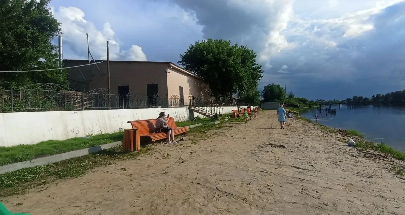 Лето в разгаре: Безопасность детей на воде – наш приоритет! ☀🌊 
 
Лето – это время солнца, тепла и,