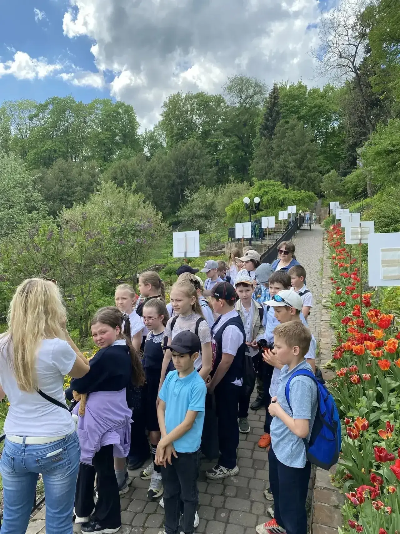 🌱3 ж класс ( классный руководитель-Лебедева Е.К.) посетил Патриаршие сады.  В рамках программы "Живы