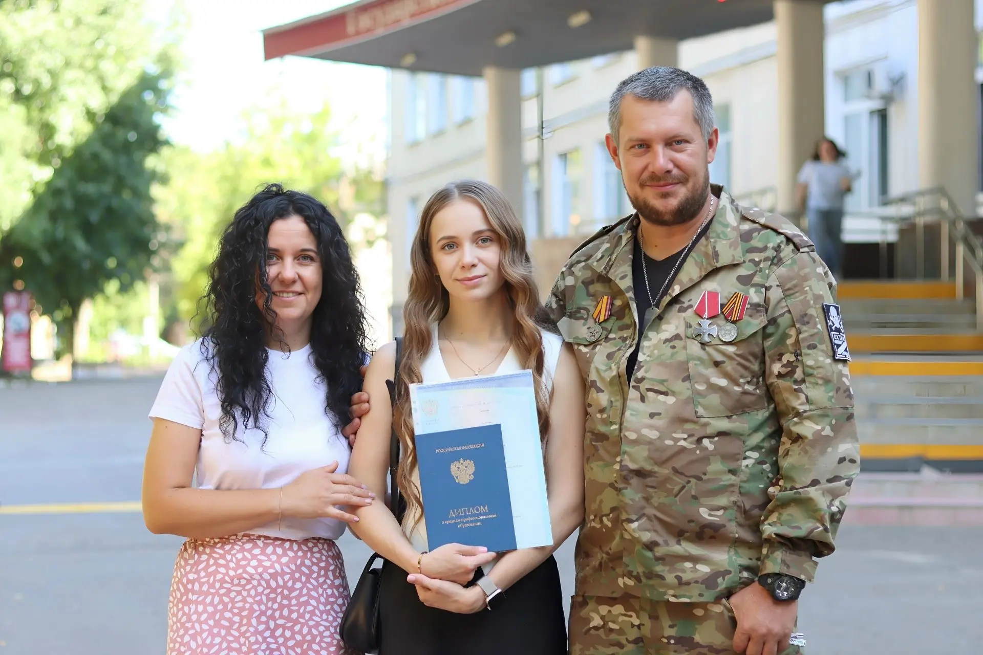 Приемка в лицах 😊📸

📝 9586-е заявление в приемной комиссии.

В приемке ГСГУ – наша выпускница 🎓 
