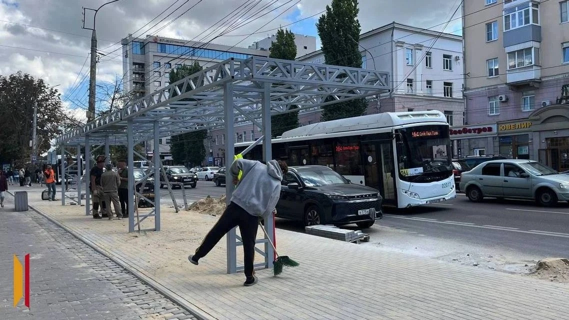 В Воронеже строят новые остановки для метробусов