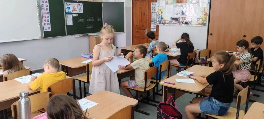 На базе школы 79 завершились курсы подготовки к школе - летнее настроение ничуть не помешало серьезн