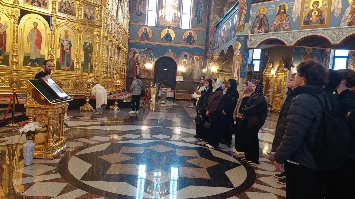 В рамках муниципального проекта "Семья как храм" учащиеся 10 а класса МБОУ СОШ 24 посетили образоват