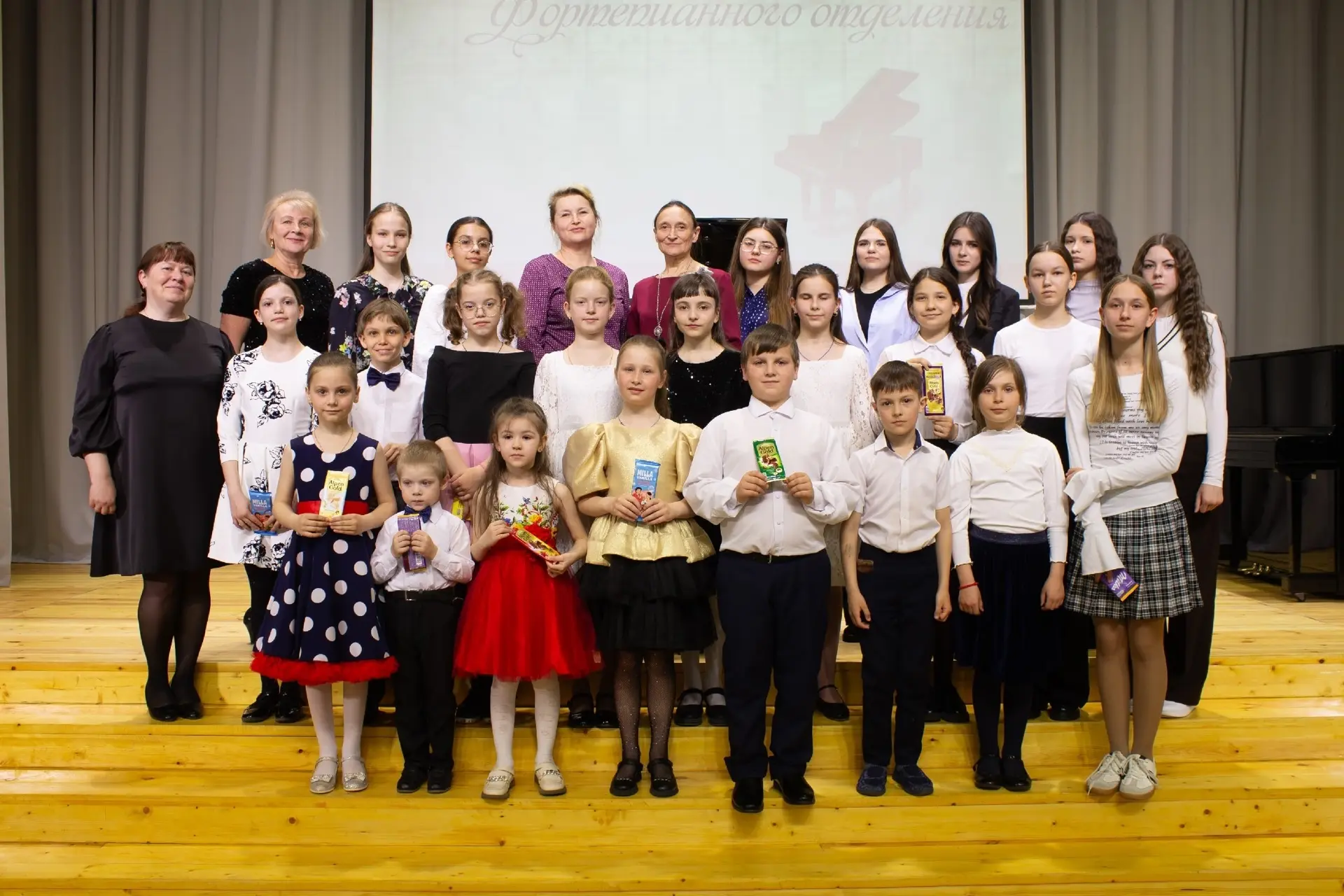 «На клавишах весны» — отчётный концерт фортепианного отделения 🌸🎹 больше фотографий в...