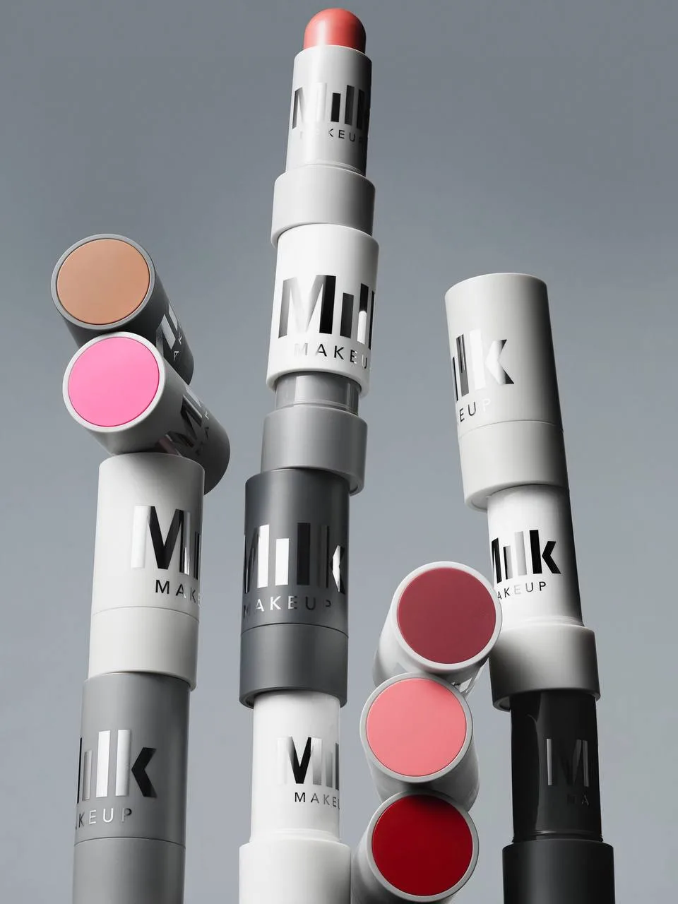Milk Makeup обновила свою культовую коллекцию стиков.