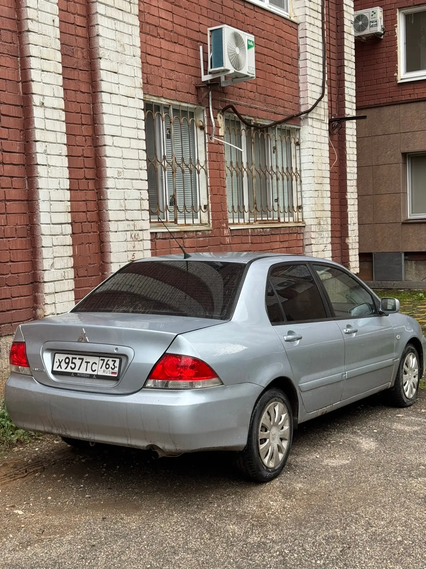 Лансер 9 2005 год 1.6 механика