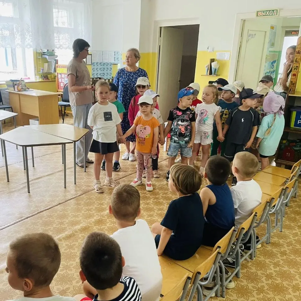 Дружба начинается с доброй встречи! 🤗

К нам в гости приходили ребята из соседнего детского сада №7