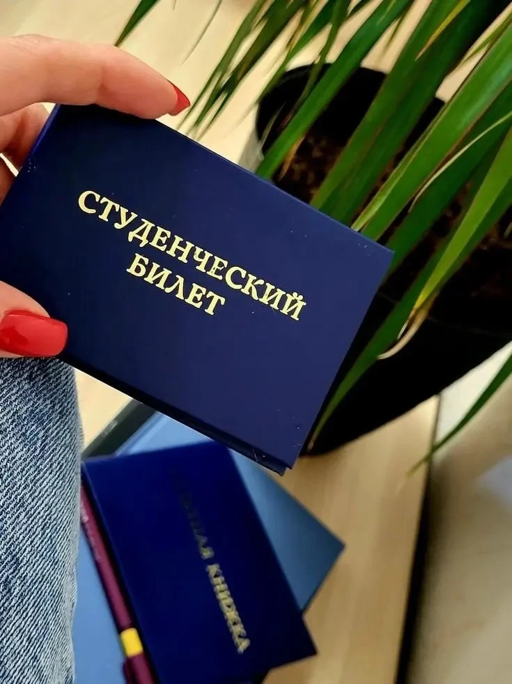 ❗️Казань вошла в топ-3 городов России, куда абитуриенты чаще всего подают документы в вузы

В этом г