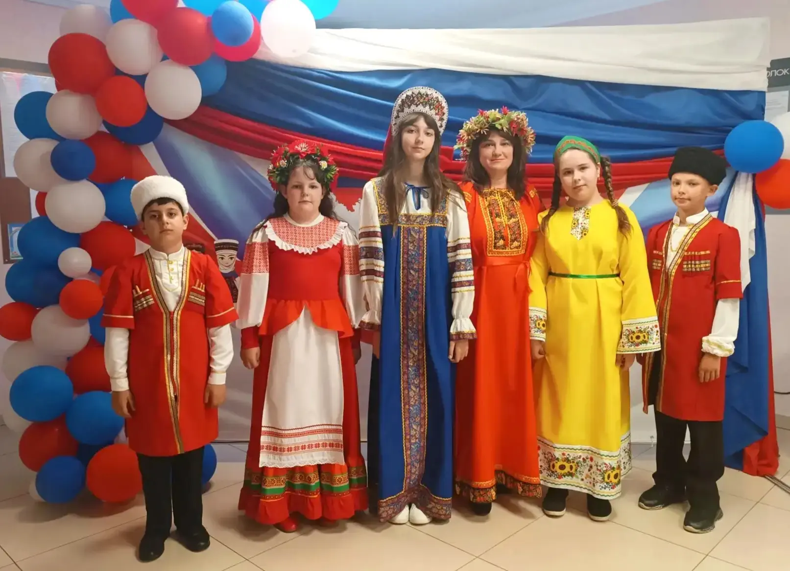 🇷🇺✨ Народов много — страна одна! ✨🇷🇺

В МАУ «КДЦ Мичуринского сельского поселения» прошла патрио