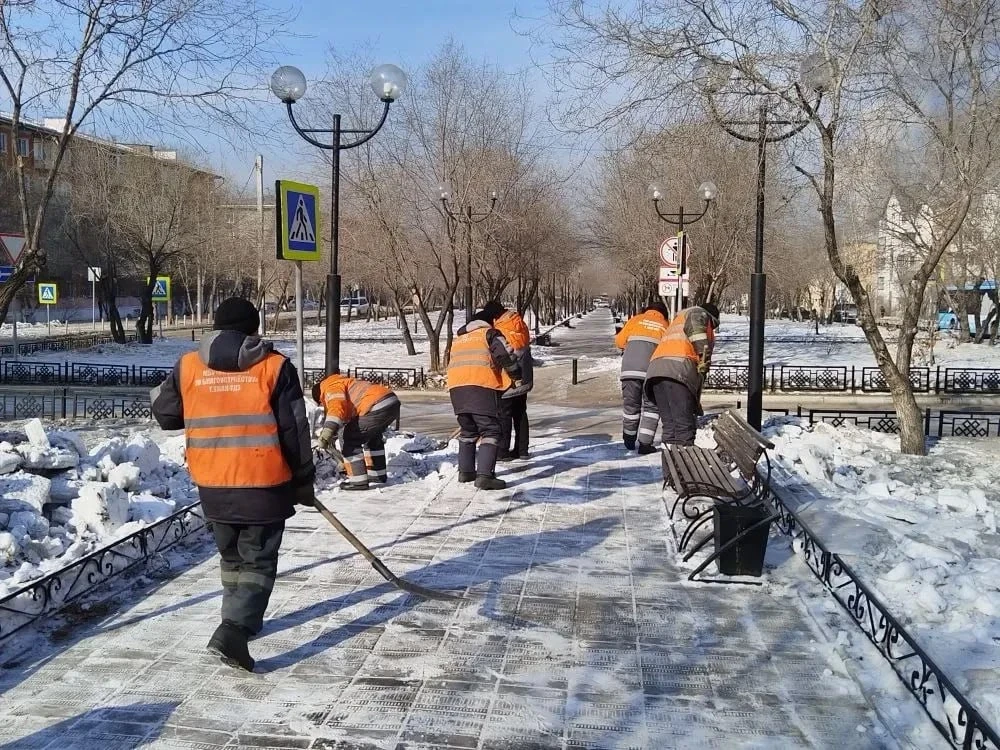 Уважаемые работники жилищно‑коммунального хозяйства!  От имени администрации города Улан‑Удэ и от се
