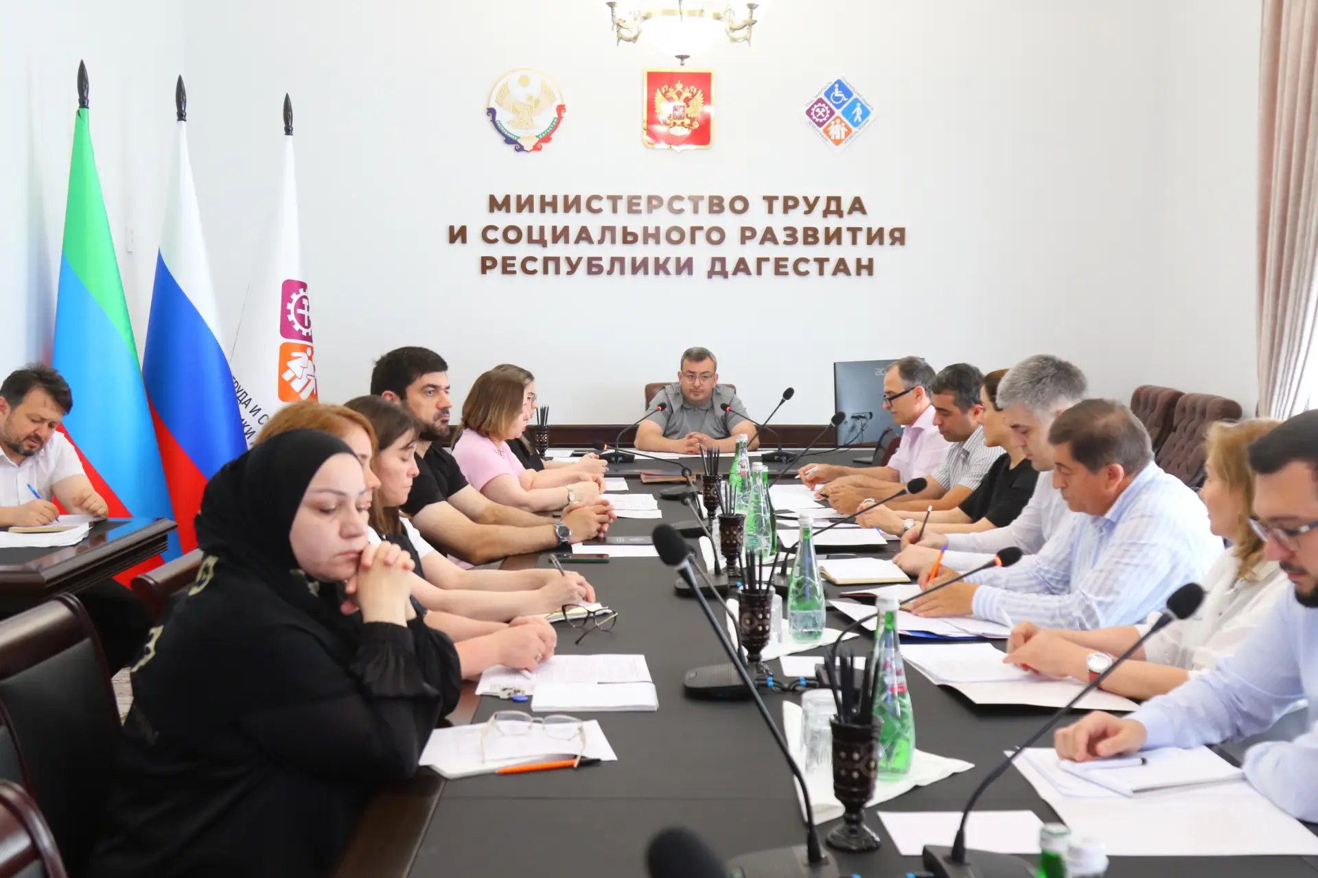 Магомедзагид Кихасуров провёл совещание с подведомственными учреждениями в режиме ВКС