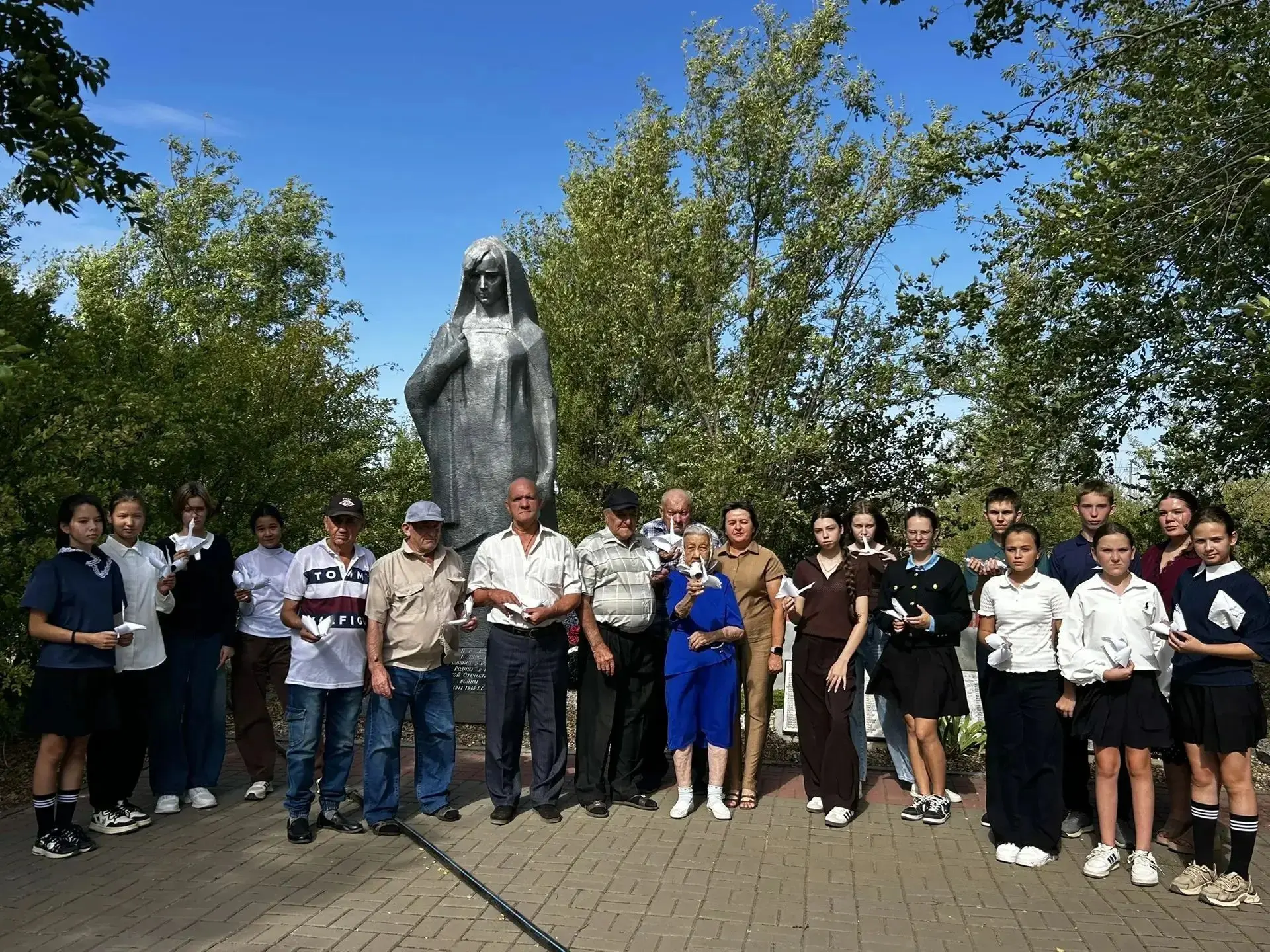 Сегодня в Харьковской школе прошла Всероссийская акция «Память защищает», посвященная Д...