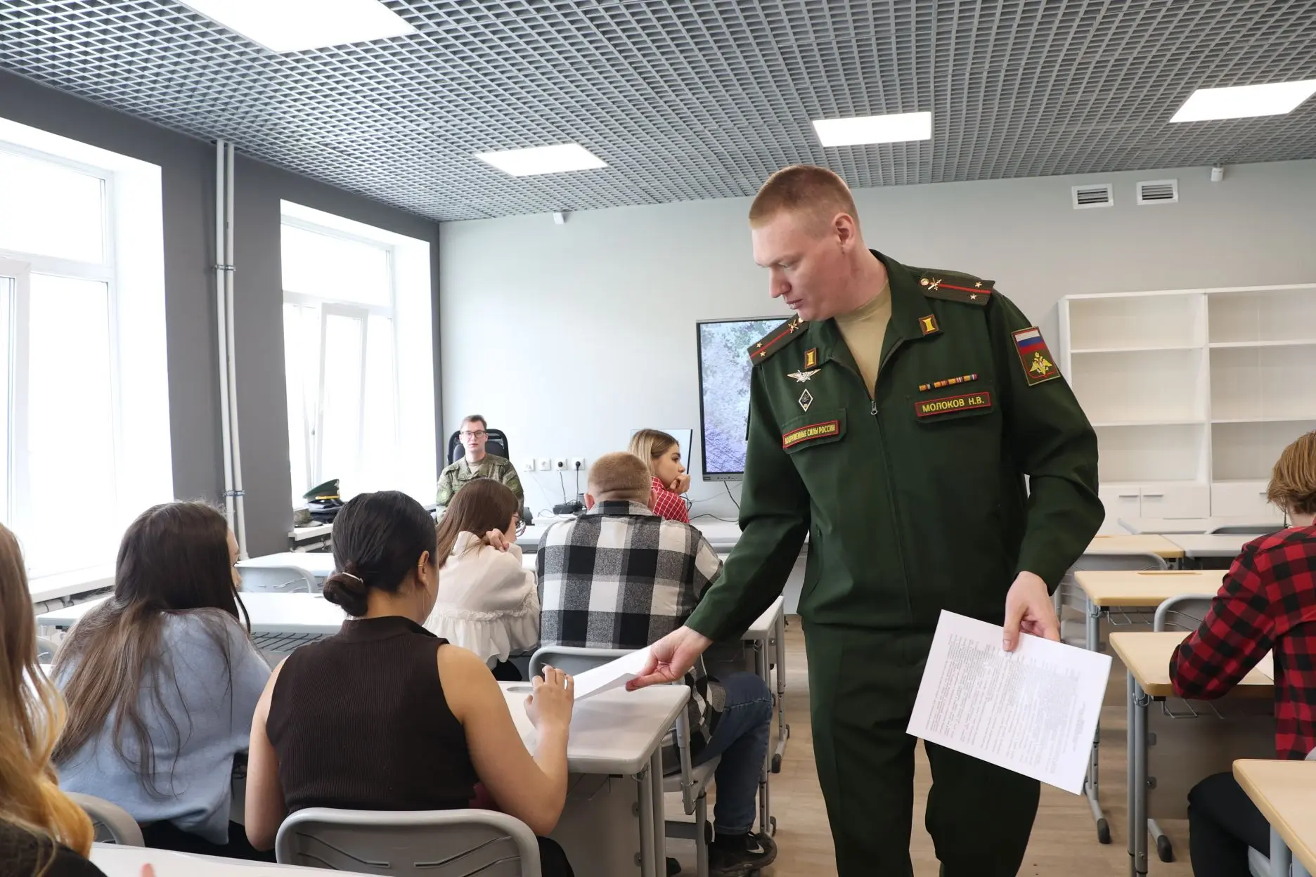 🇷🇺 Служба в войсках БПЛА: студентам СахГУ рассказали о новых возможностях  В СахГУ прошла встреча, н