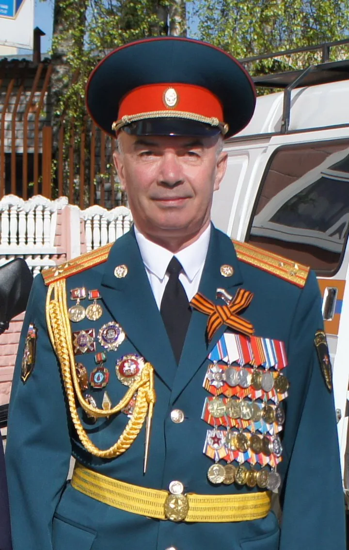 Сегодня свой 75-летний юбилей отмечает Заслуженный спасатель Российской Федерации - Том...