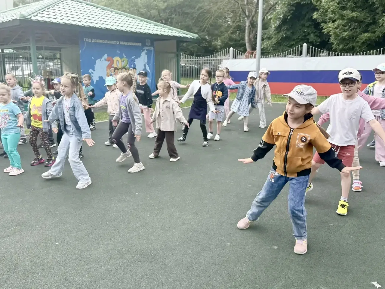 🔴С самого утра воздух в детском саду звенел 
от бодрой музыки! «Всемирный день бега и велосипеда» (