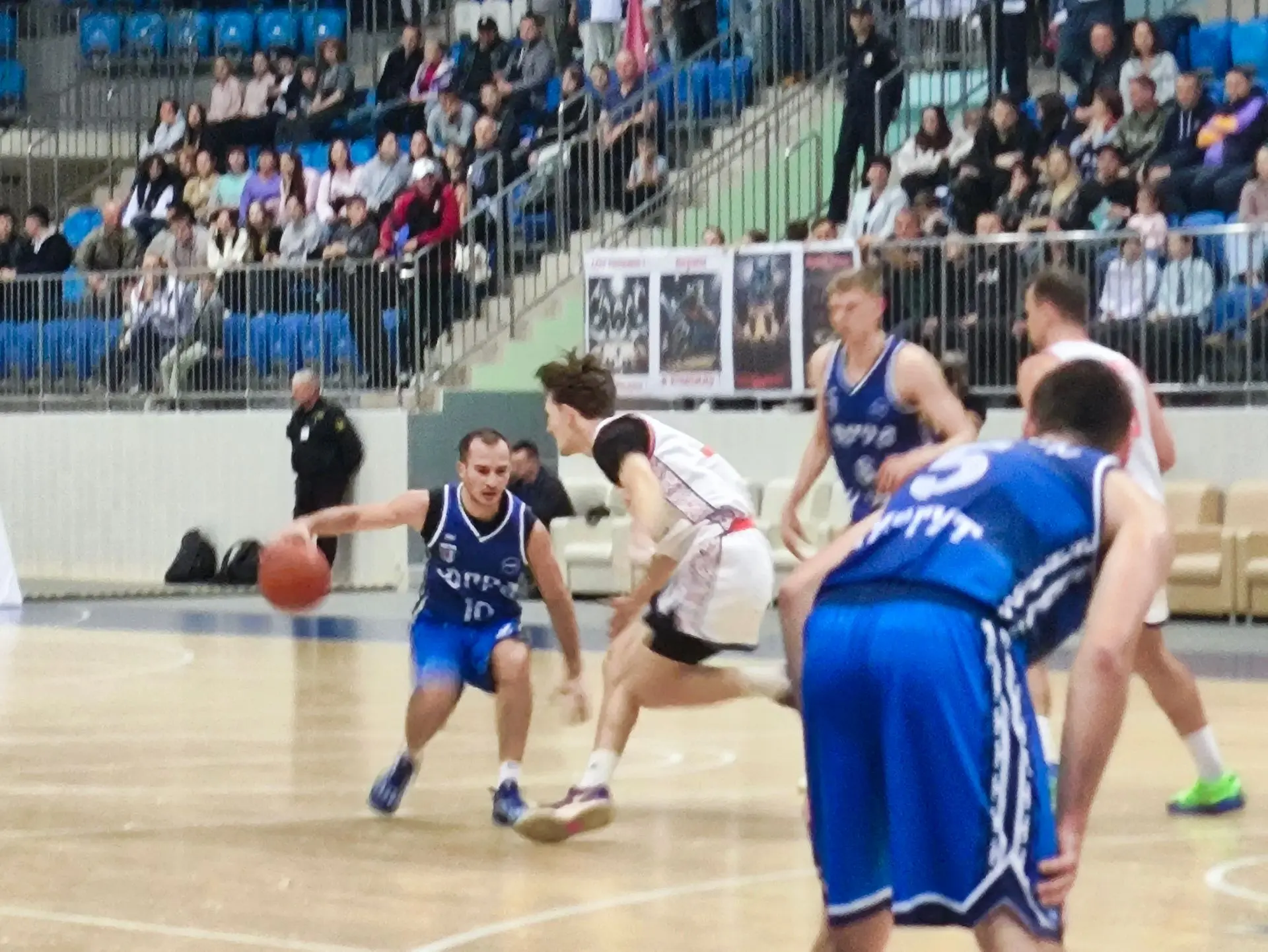 Брянская "Десна" провела сразу три ярких результативных атаки: 35:29 в нашу пользу.