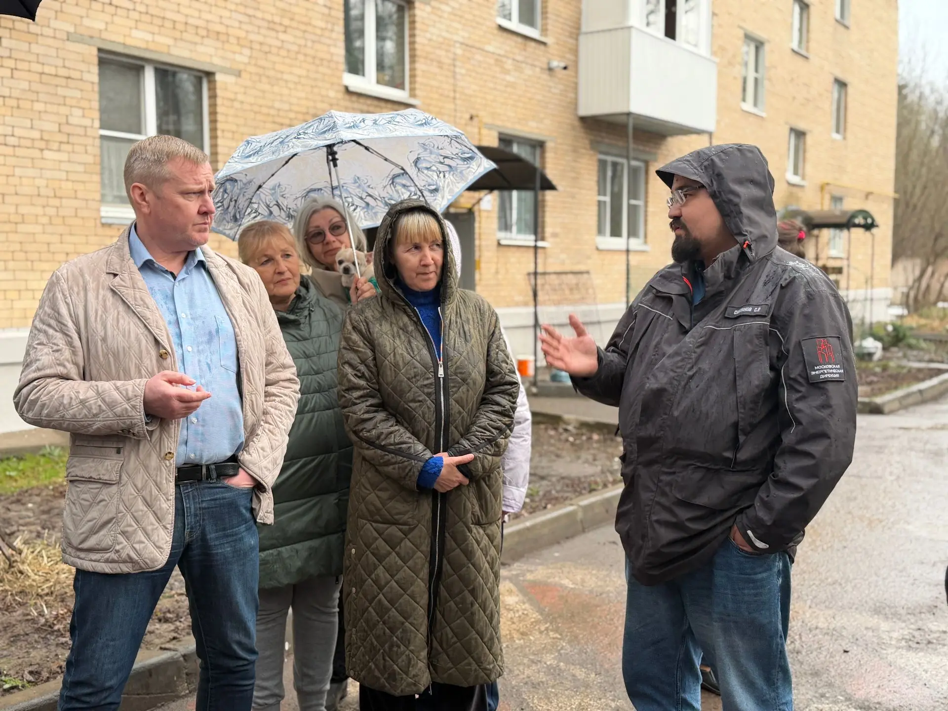 ✅Алексей Зотов провел обход на хуторе Ильичевка   Глава управы района Троицк, совместно с жителями, 