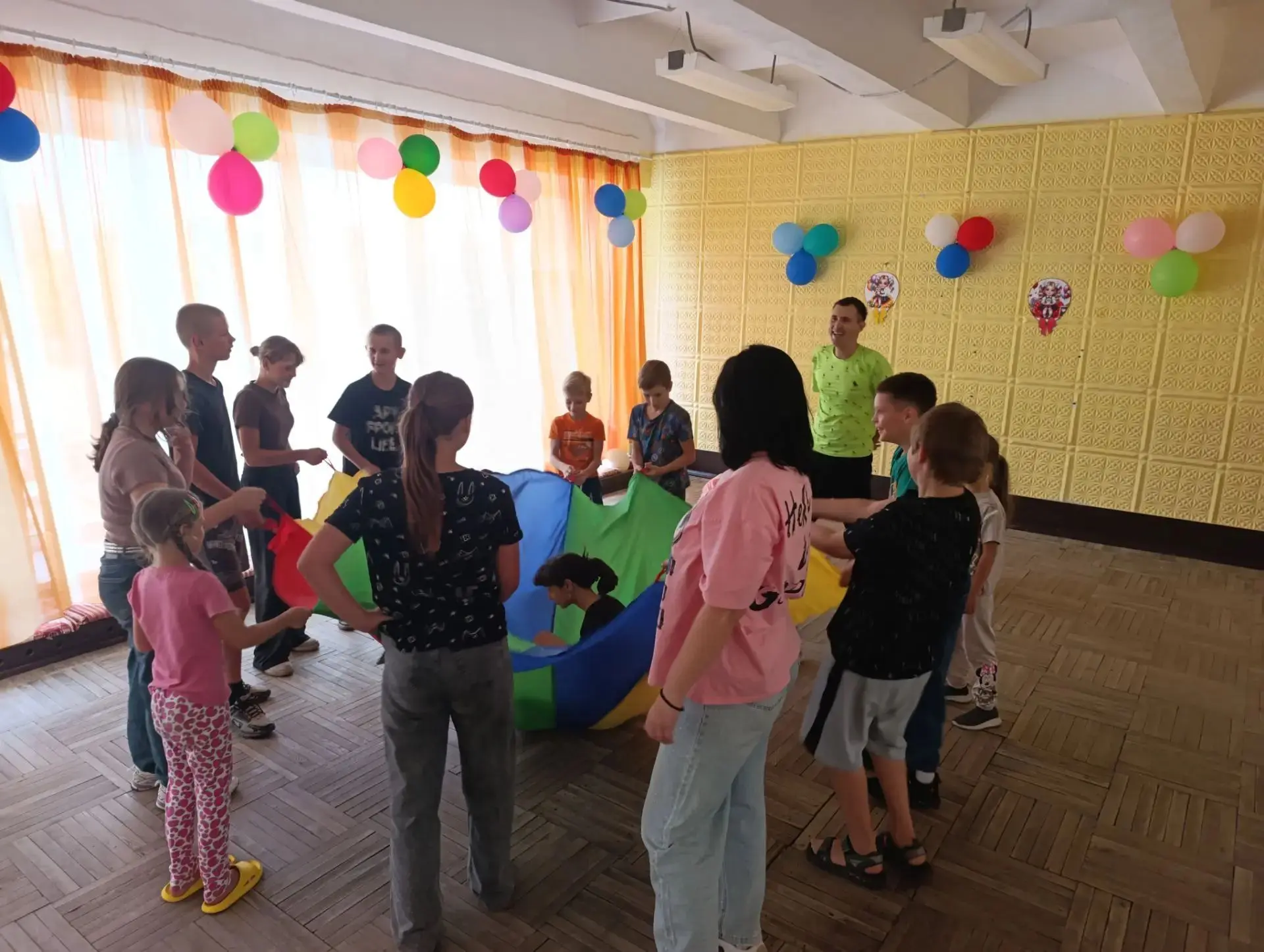«Вот и лето пролетело – нам за парты всем пора»: в Приморском ДК прошёл спортивно-игров...