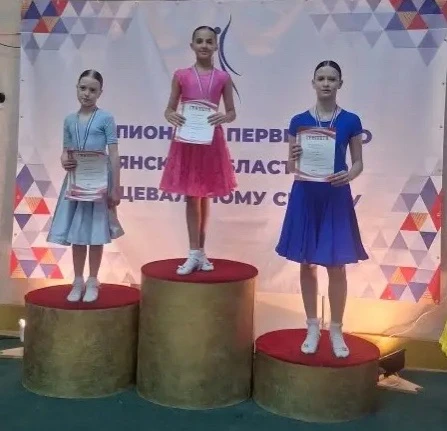 ЗНАЙ НАШИХ 🤩 Крутько Елизавета выступила на соревнованиях по восточным танцам и заняла 🥈 место 🥳 А е