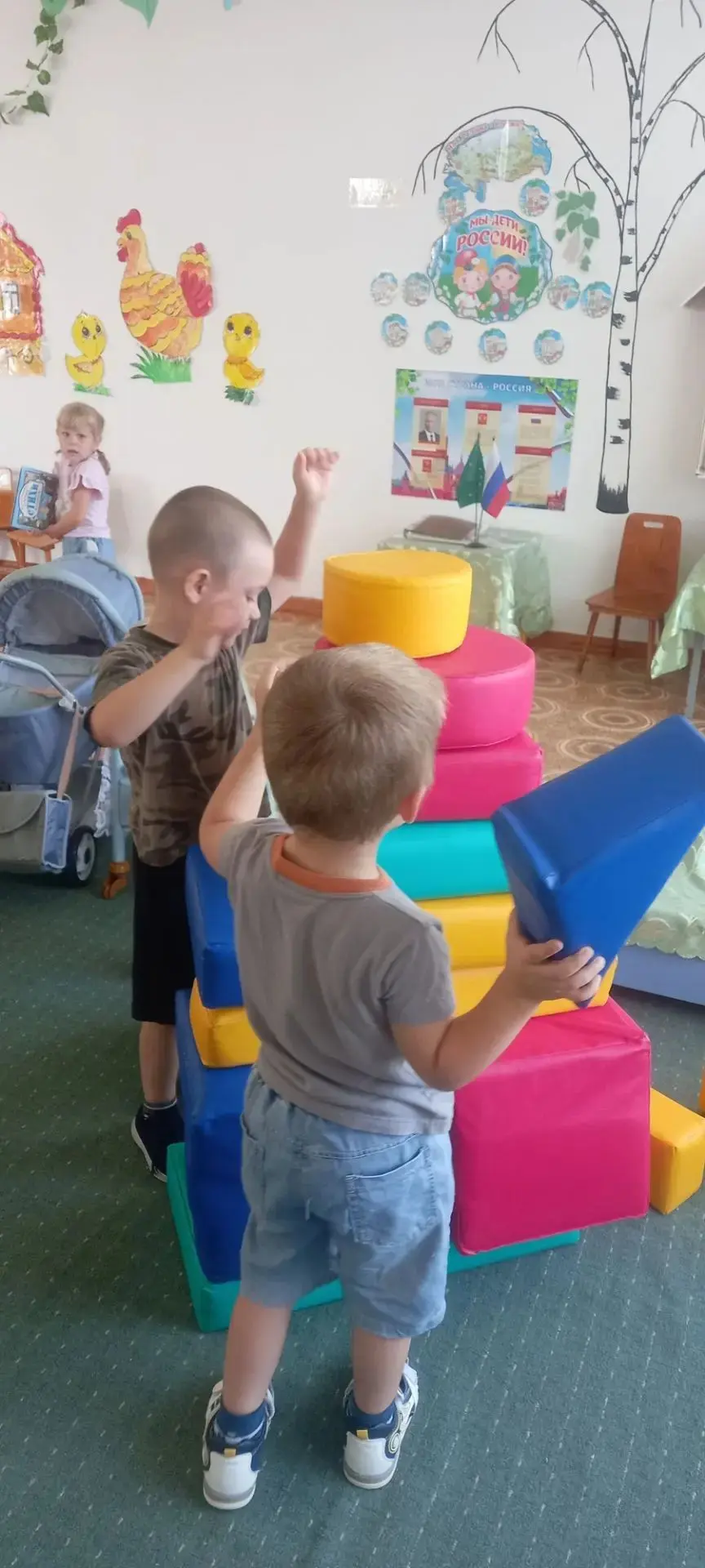 В нашей группе детвора