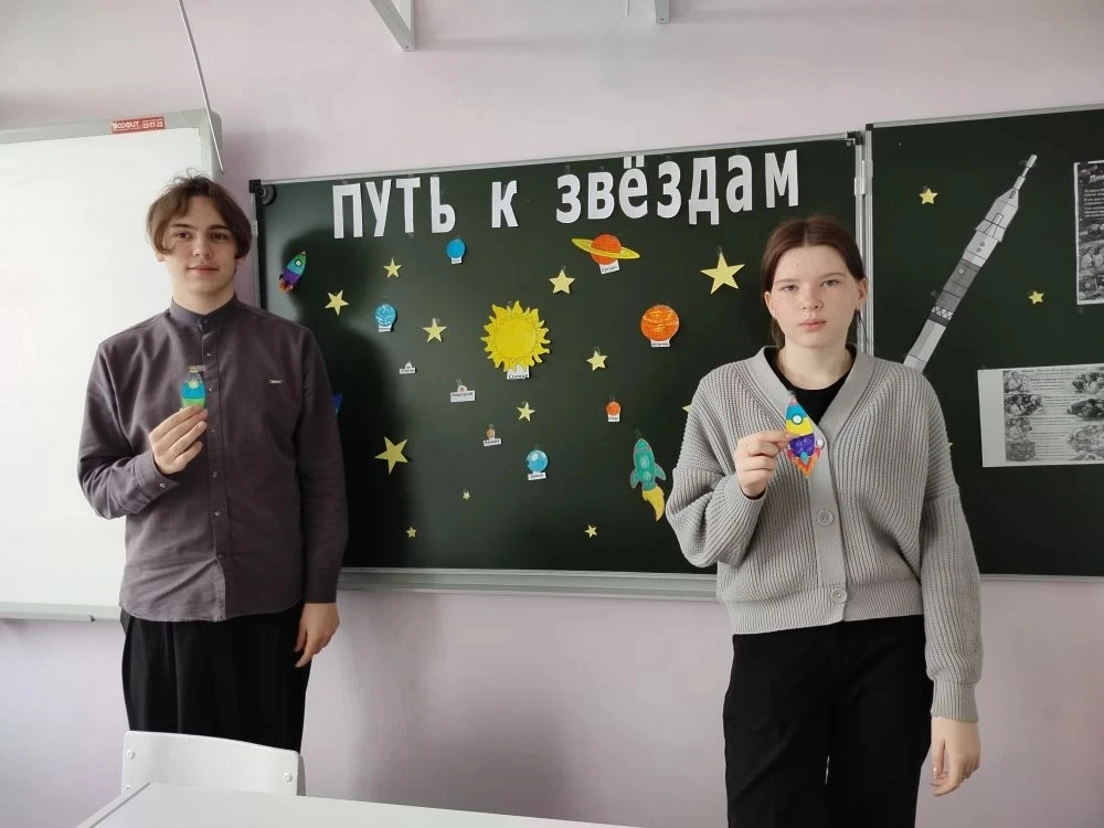 Неделя Космоса в МБОУ "СОШ с. Семеновка" была насышенной.К 65-летию полёта человека в космос в 10 кл