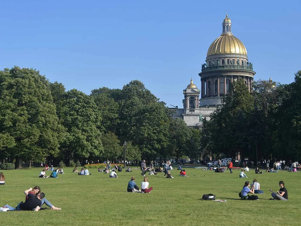 Погода в Санкт-Петербурге: идеальные дни для прогулок и отдыха на свежем воздухе