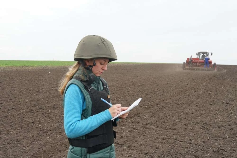 Гордимся нашими сотрудниками! 🌾🚜

Международный фотоконкурс «Женщина-фермер: Лица Земли» продолжае