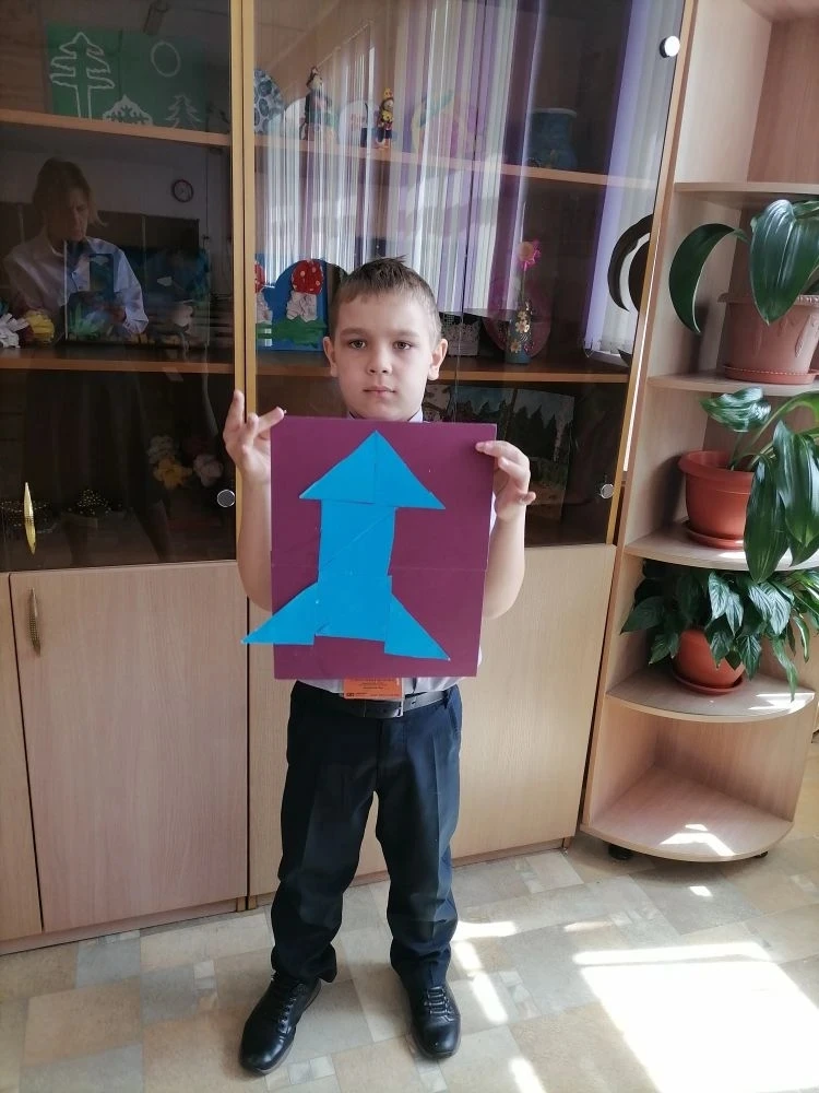 🚀 Космическое творчество ко Дню космонавтики!  В нашей школе царила настоящая космическая атмосфера 