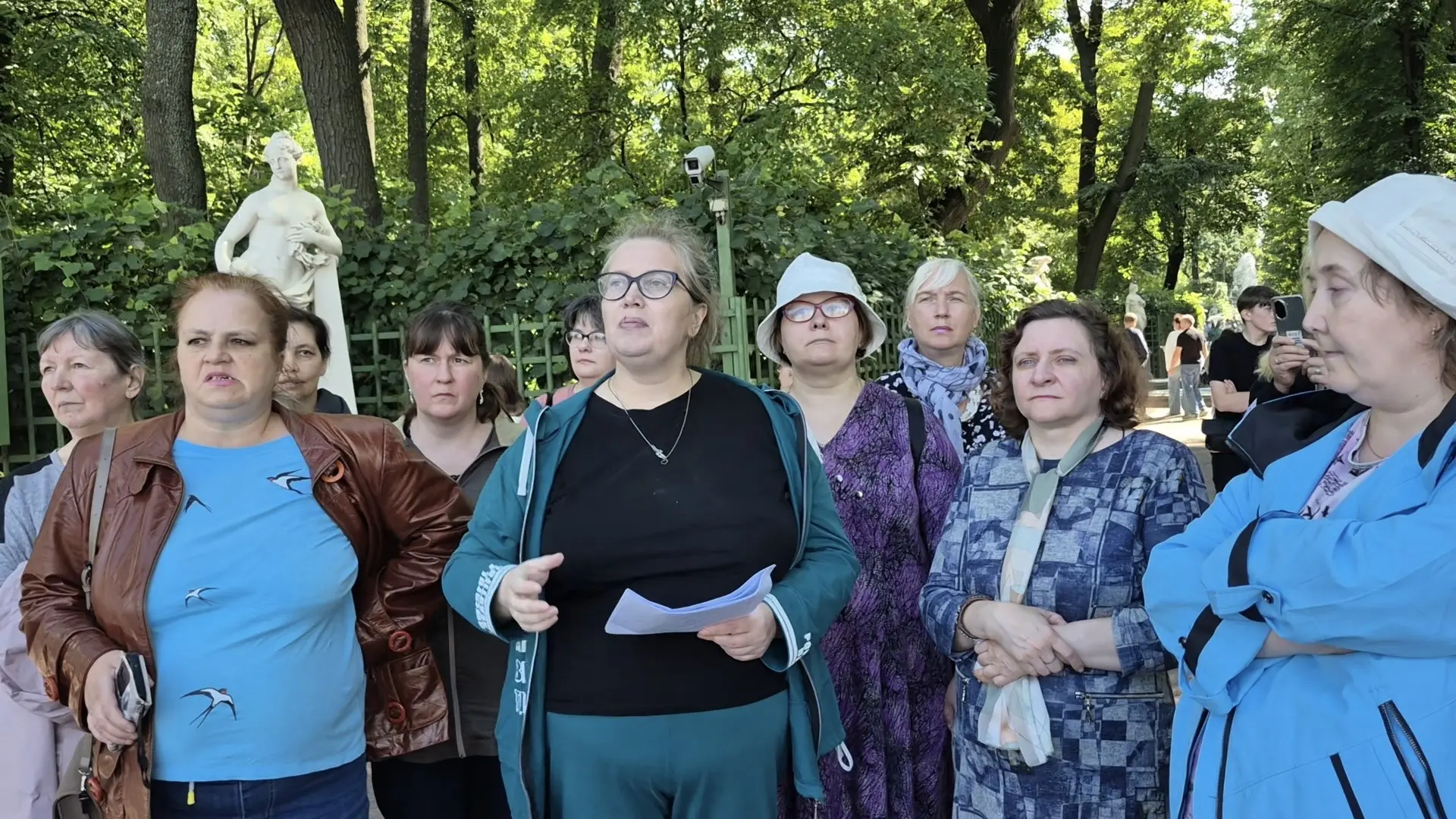 В последние теплые деньки наши проживающие задержали лето в парковом ансамбле "Летний с...