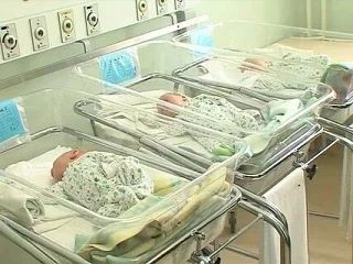 Для женщин, родившим одновременно двух и более детей либо третьего и последующих детей!
